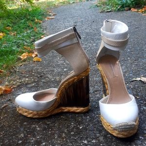 BCBGMAXSZRIA shoes size 8 white color
